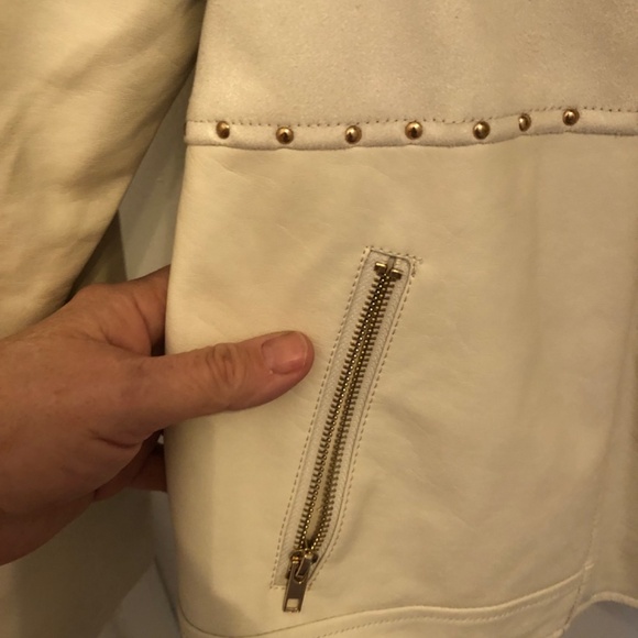 JustFab 3x faux leather white biker jacket, never worn. Pockets, and zipper - Picture 8 of 12